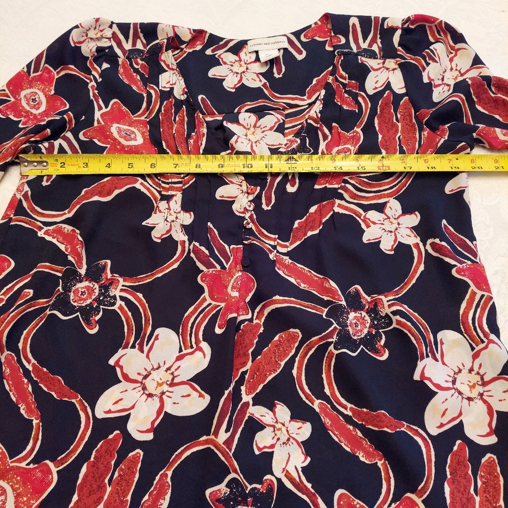 Cupcakes & Cashmere floral V neck navy blue red long sleeve abstract top. M - Picture 9 of 10